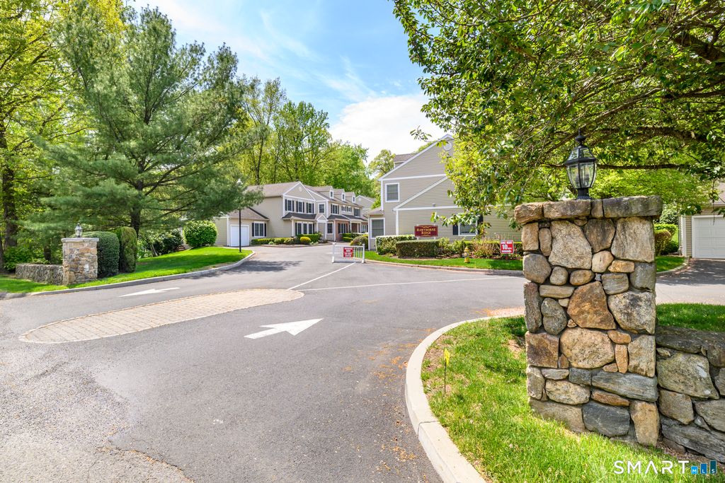 Photo of 54 Redspire Court #54, Trumbull, CT 06611 (MLS # 24173812)