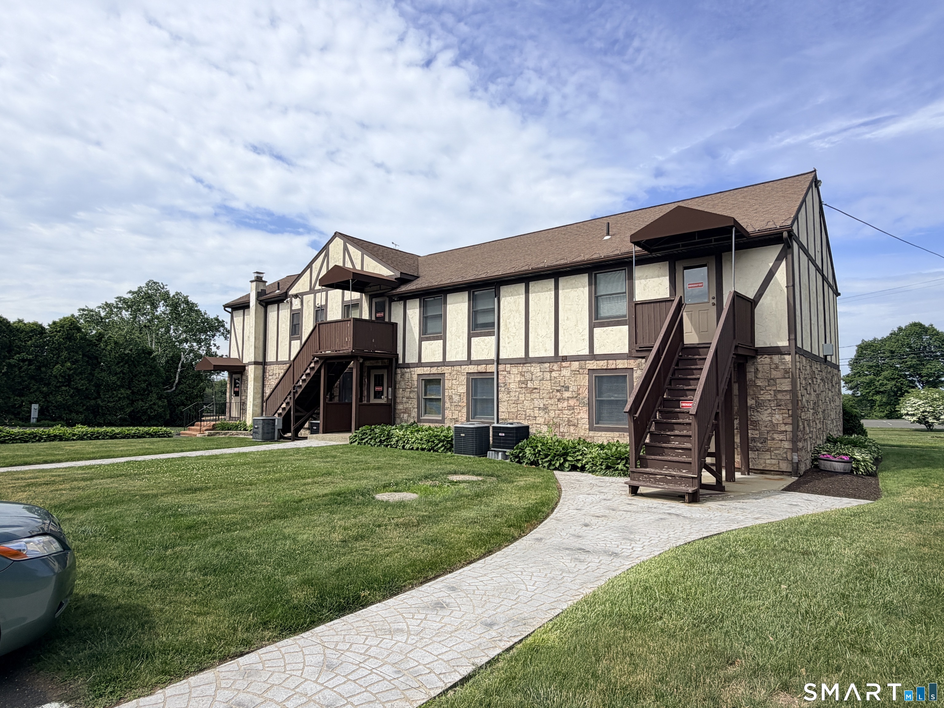 16 Waterbury Road 2-A