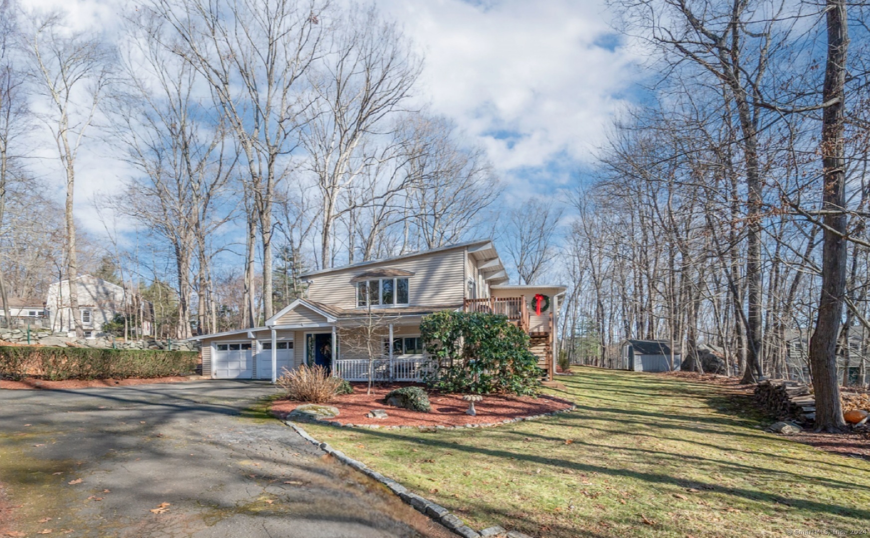 Property for Sale at Linda Lane, Bethel, Connecticut - Bedrooms: 4 
Bathrooms: 2 
Rooms: 8  - $555,900