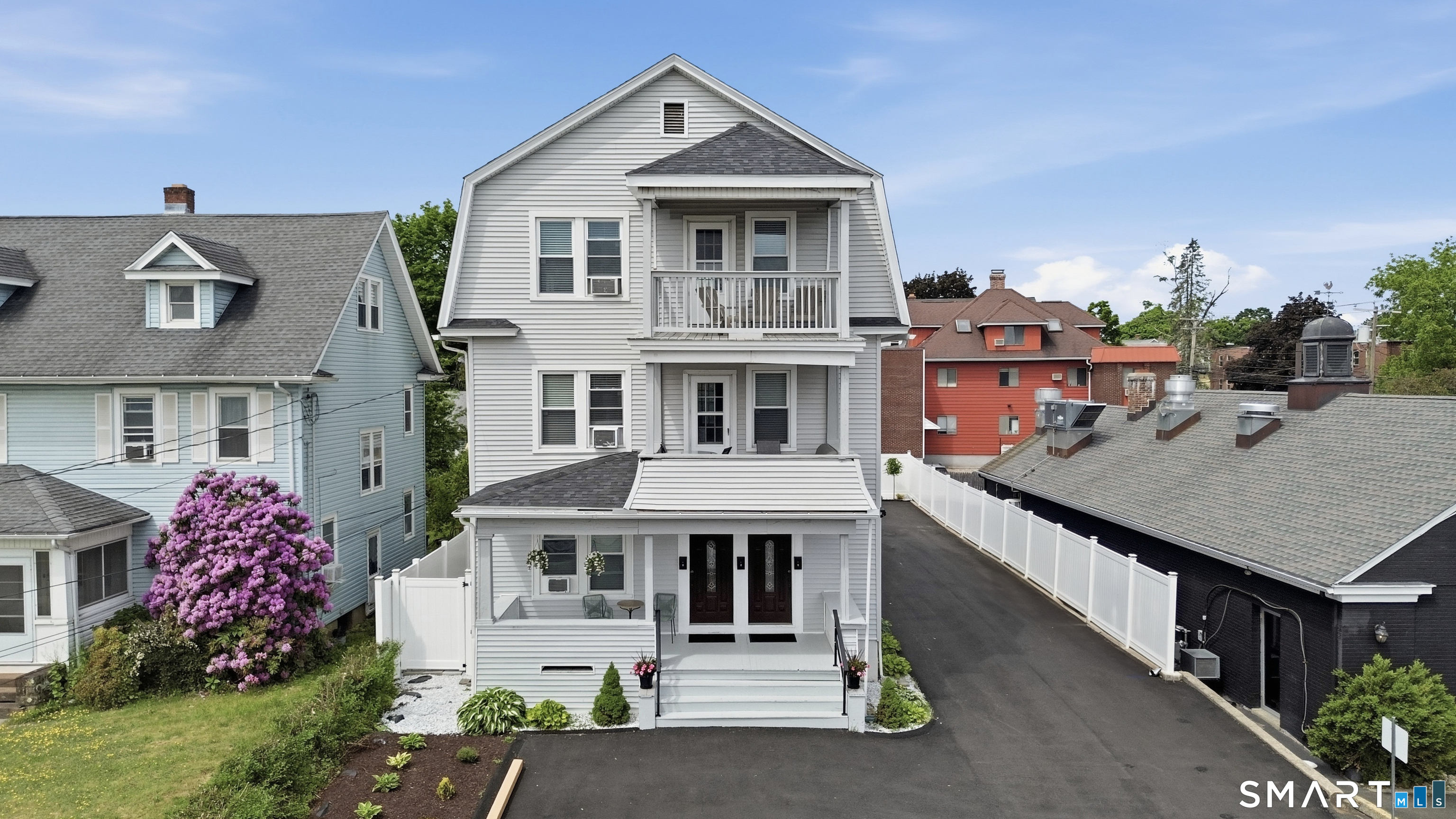269 Quaker Lane South