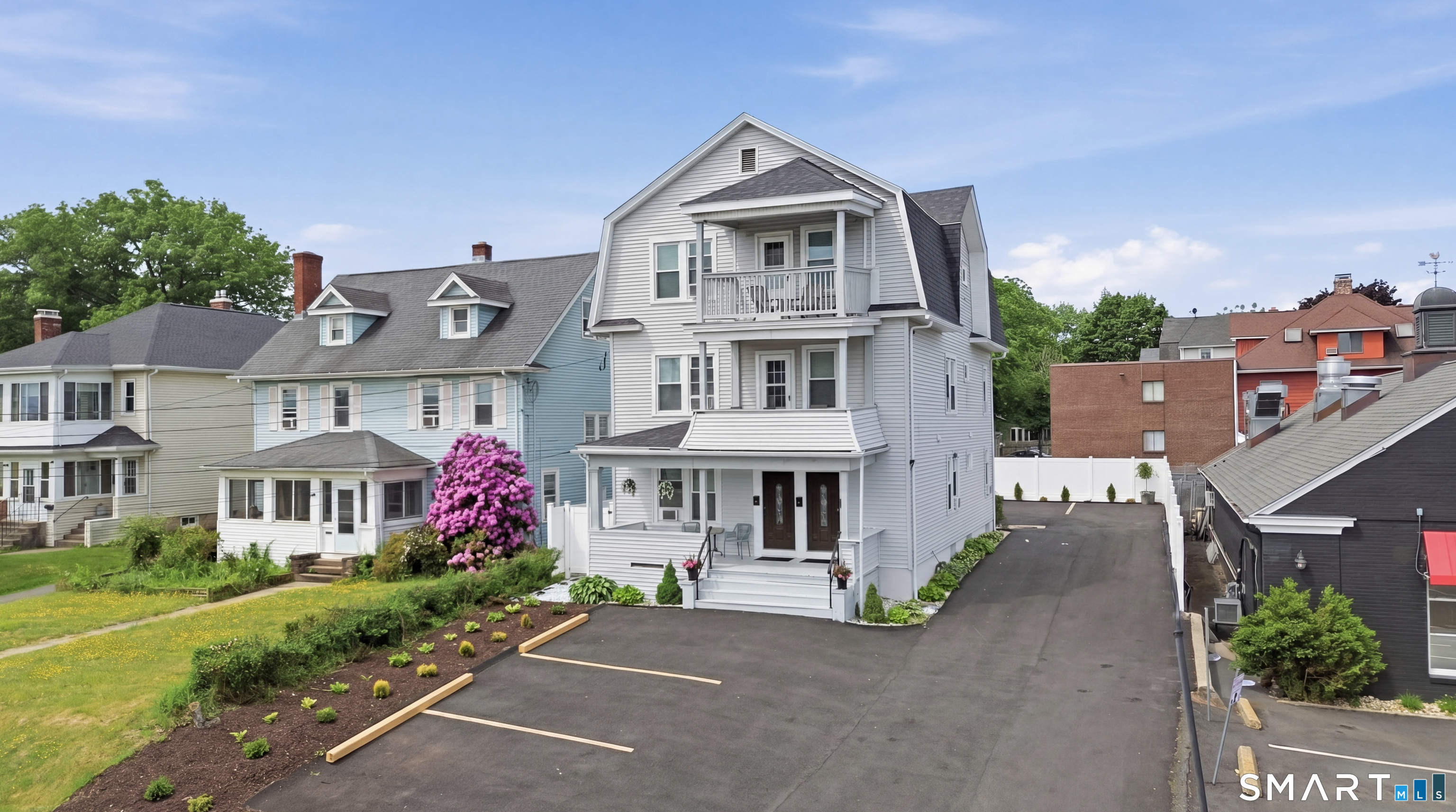 269 Quaker Lane South