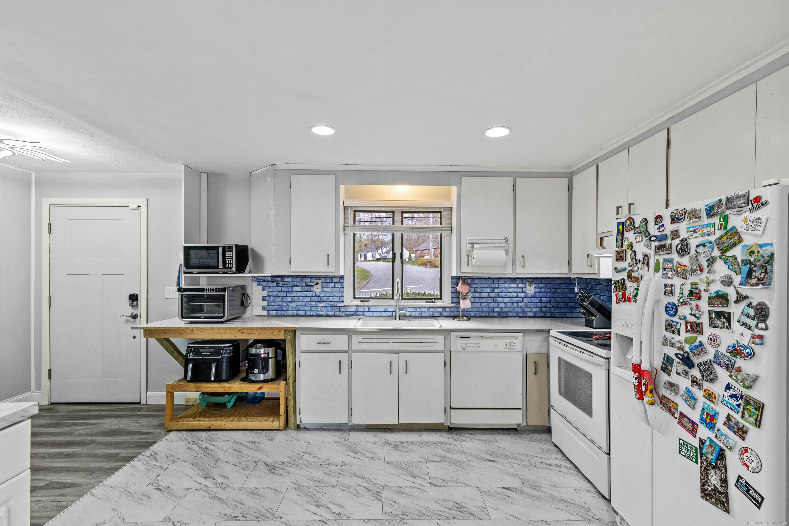 13 Ridgewood Drive, Norwich, Connecticut image 8