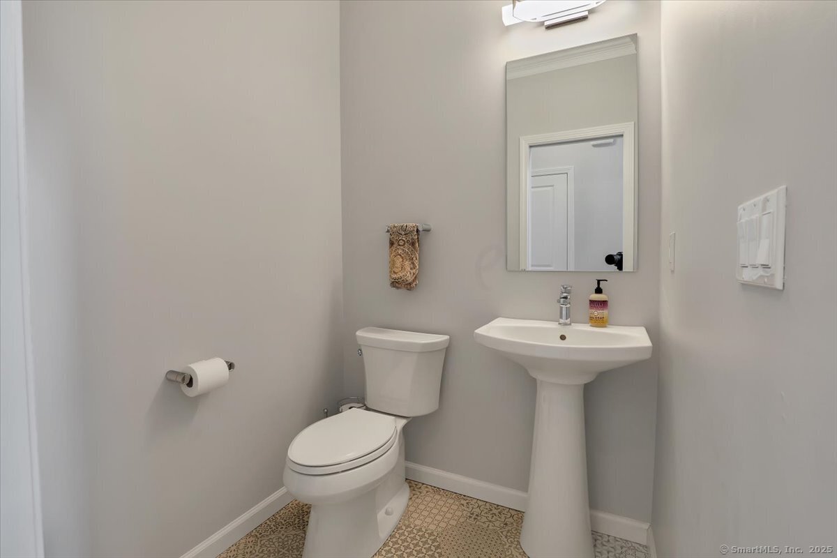 72 Lexington Gardens #72, North Haven, Connecticut image 12