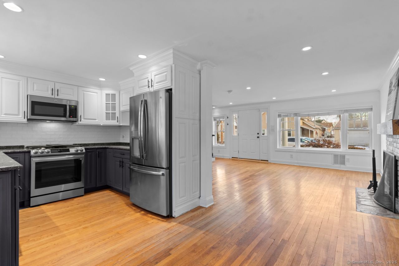 306 Welchs Point Road, Milford, Connecticut image 6