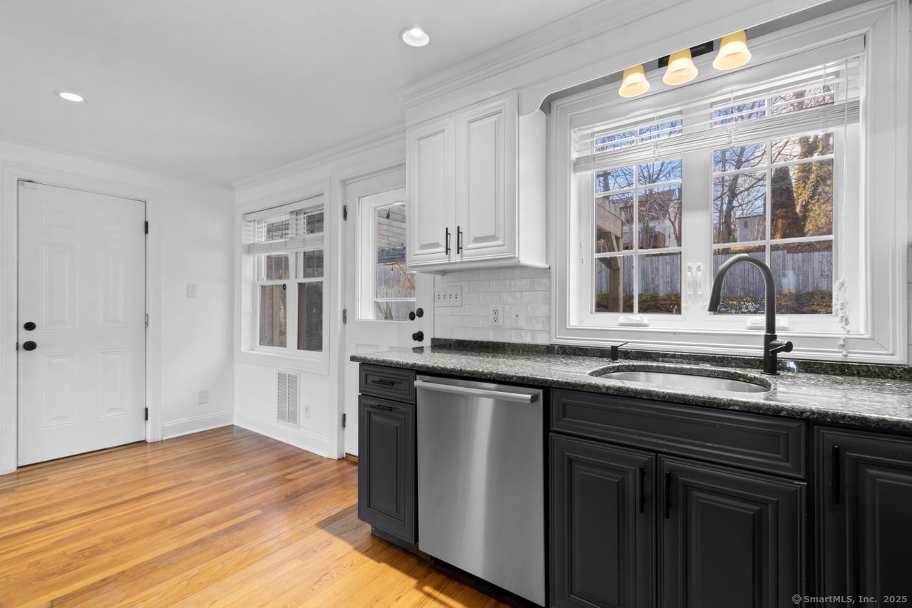 306 Welchs Point Road, Milford, Connecticut image 5