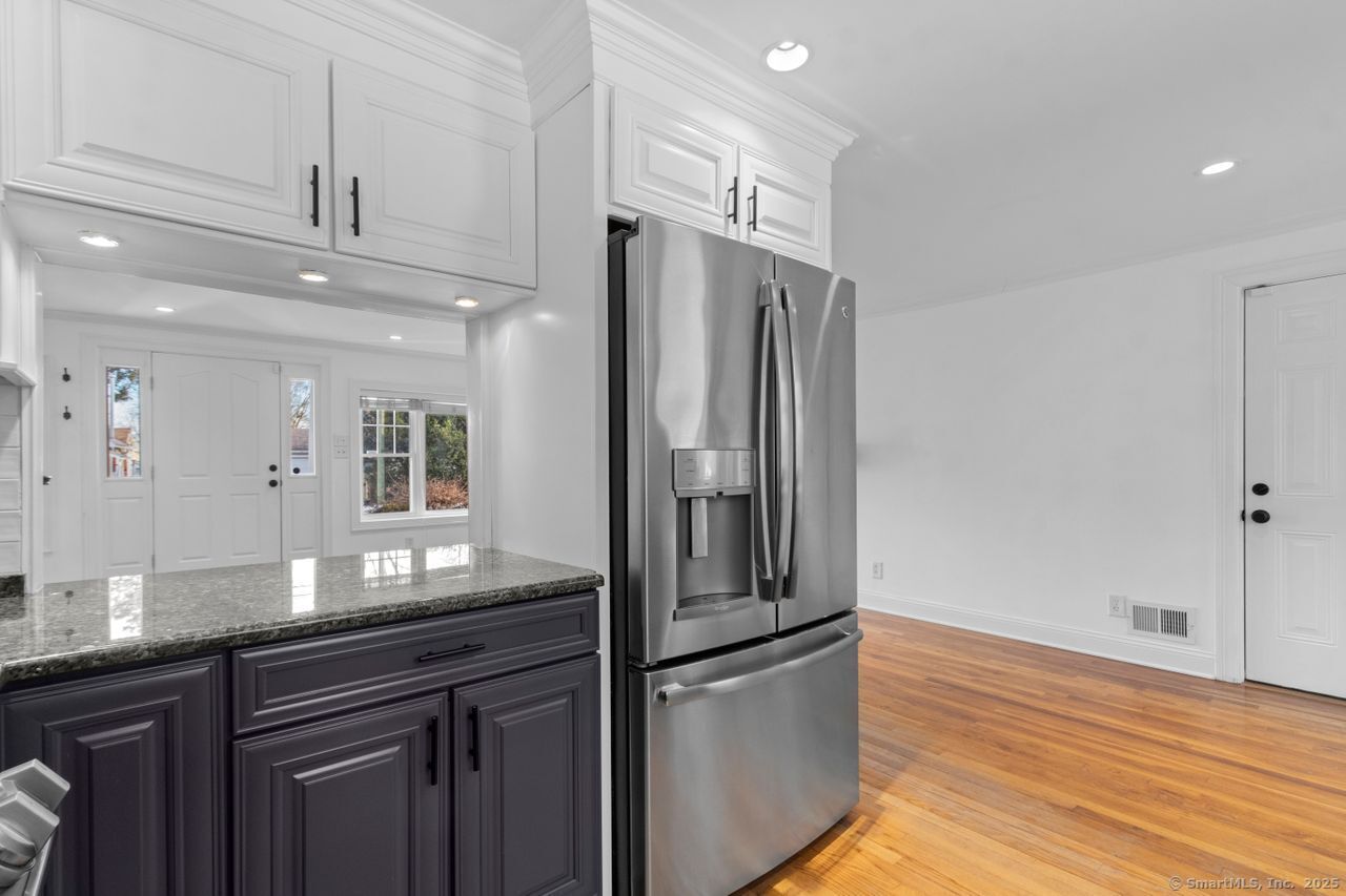 306 Welchs Point Road, Milford, Connecticut image 7