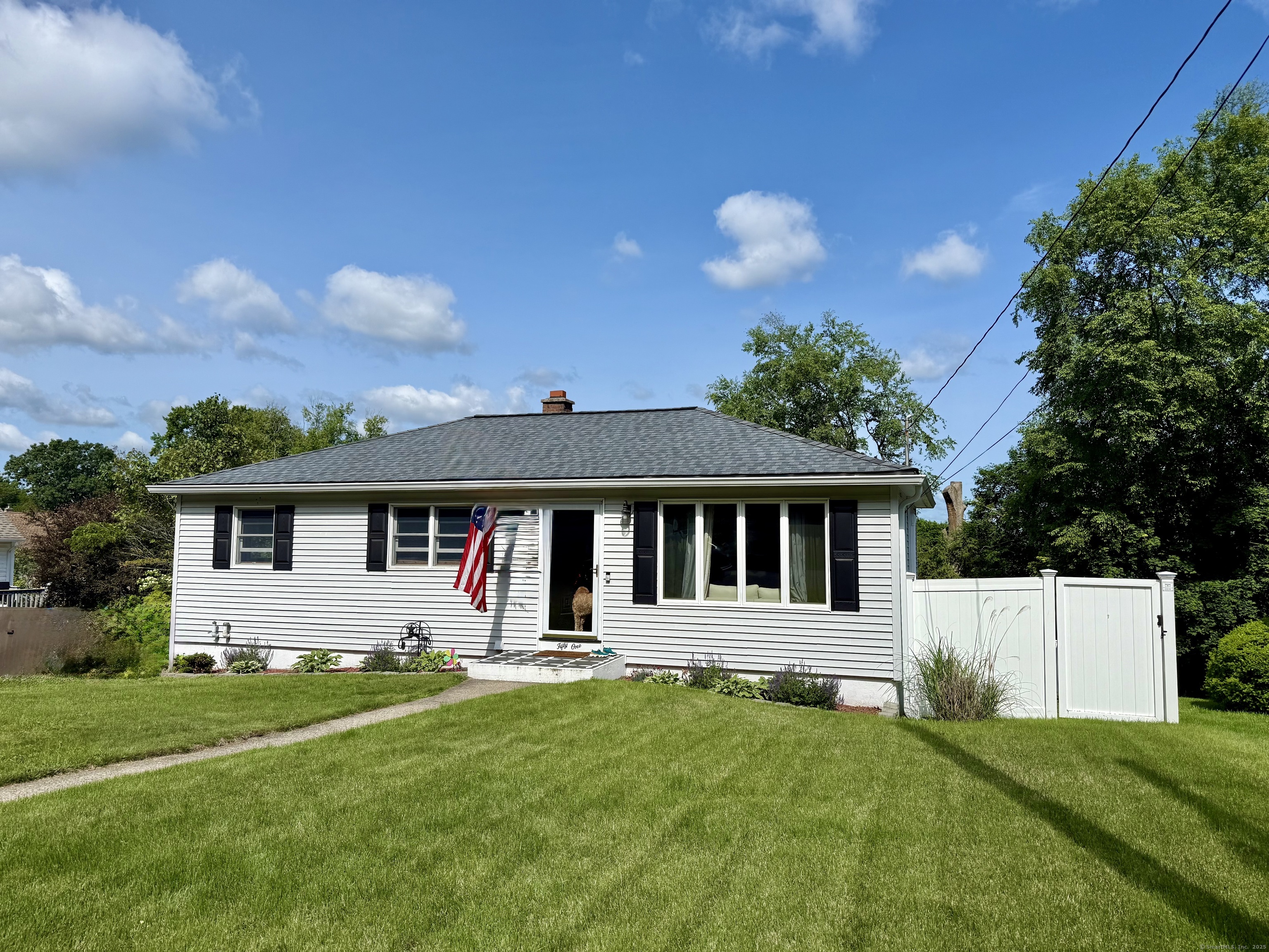Property for Sale at Albion Street, Naugatuck, Connecticut - Bedrooms: 3 
Bathrooms: 1 
Rooms: 5  - $299,900