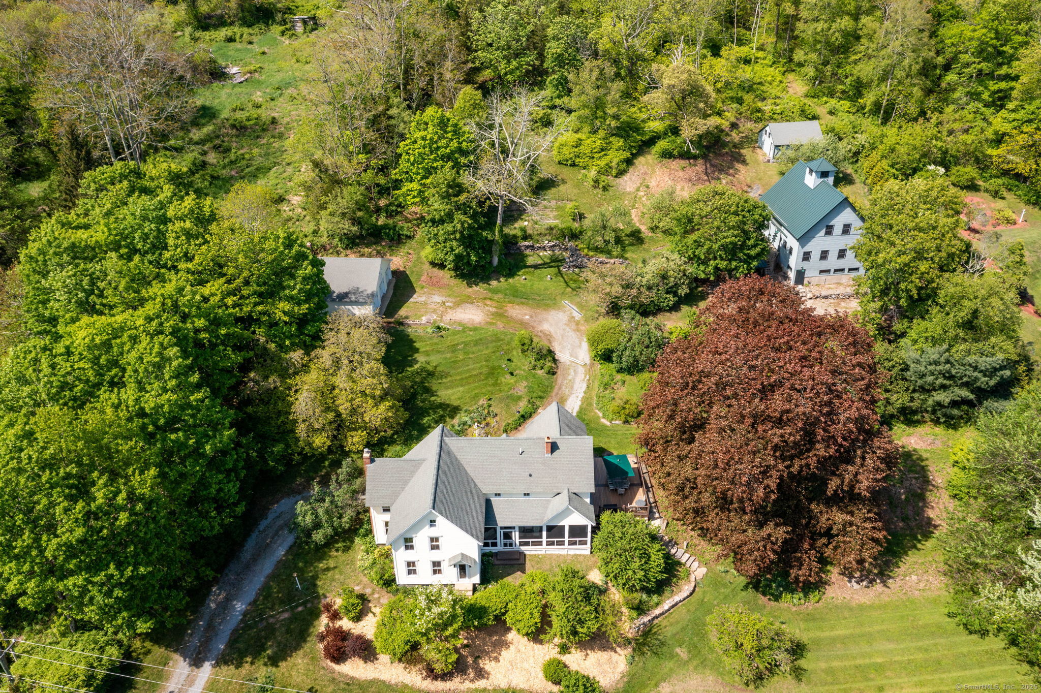 Machine Shop Hill Road, Windham, Connecticut - 4 Bedrooms  
3 Bathrooms  
8 Rooms - 