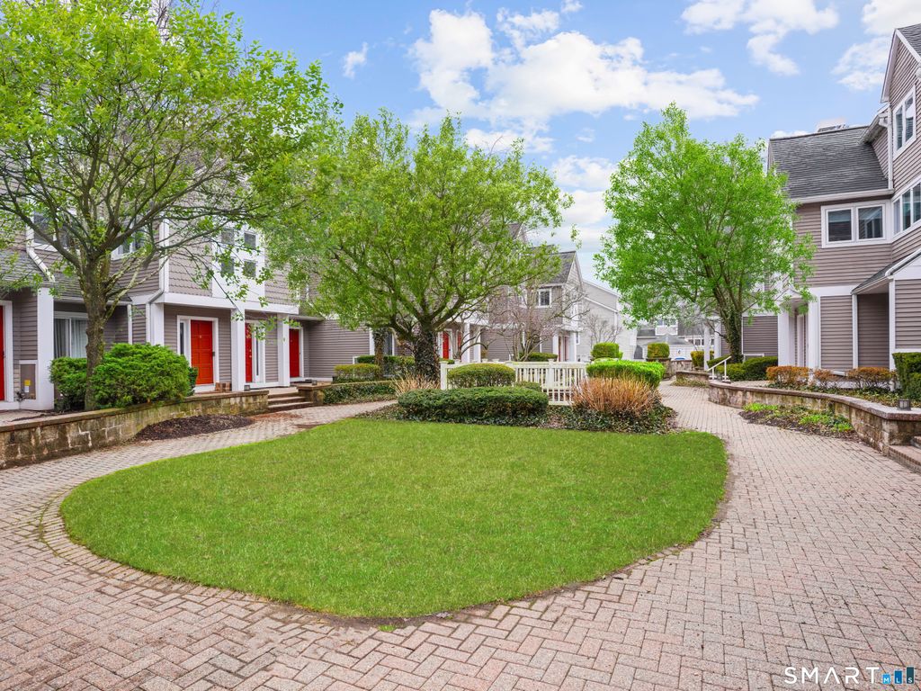 Photo of 453 E Putnam Avenue #4B, Greenwich, CT 06807 (MLS # 24161260)