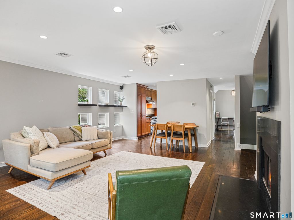 Photo of 453 E Putnam Avenue #4B, Greenwich, CT 06807 (MLS # 24161260)