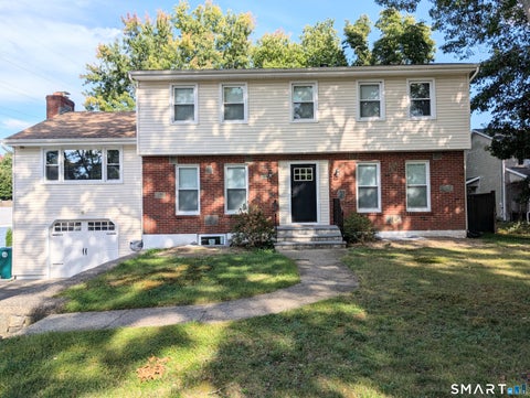 Photo of 1996 Huntington Road, Stratford, CT 06615 (MLS # 24209775)
