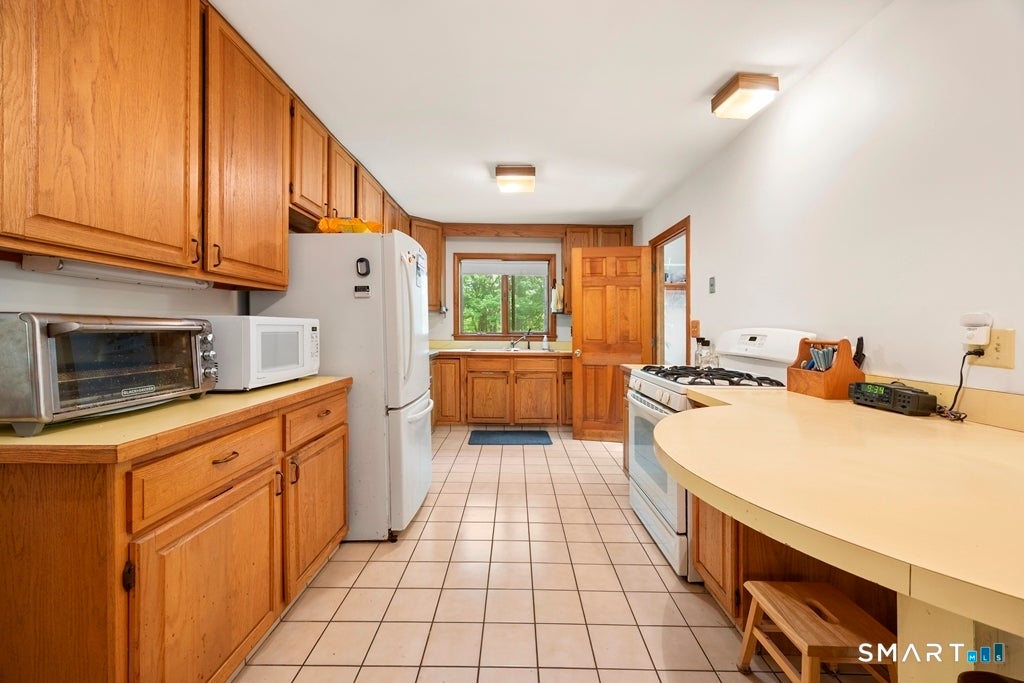 930 Spindle Hill Road and Bound Line Road