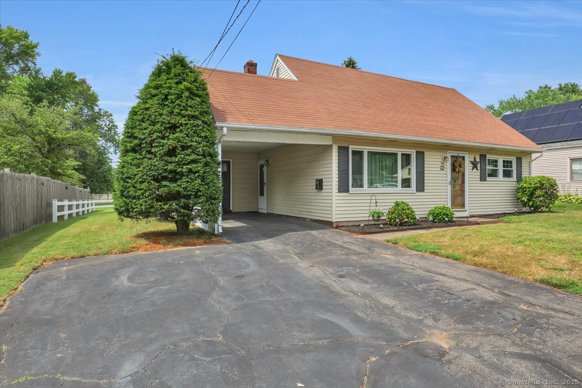 East Hartford, Connecticut 06118, United States, 4 Bedrooms Bedrooms, ,1 BathroomBathrooms,Residential,Active,166235