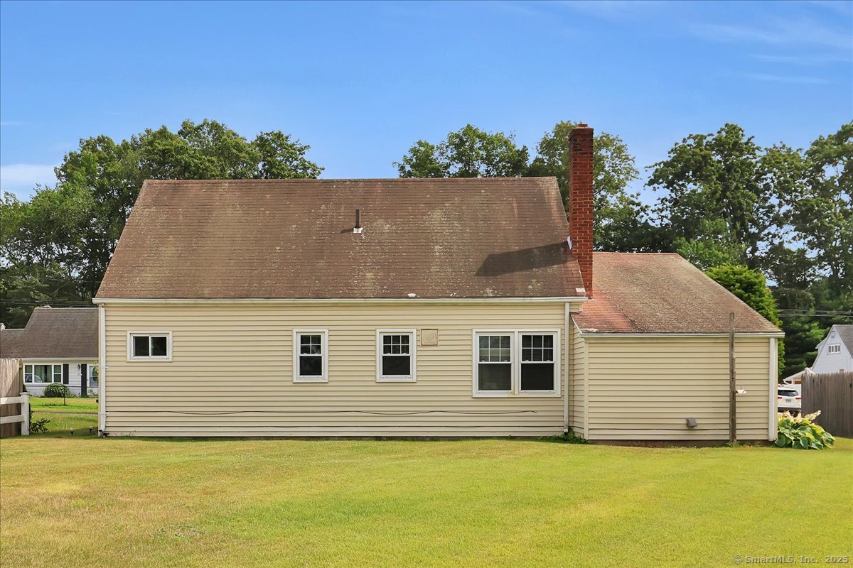 East Hartford, Connecticut 06118, United States, 4 Bedrooms Bedrooms, ,1 BathroomBathrooms,Residential,Active,166235