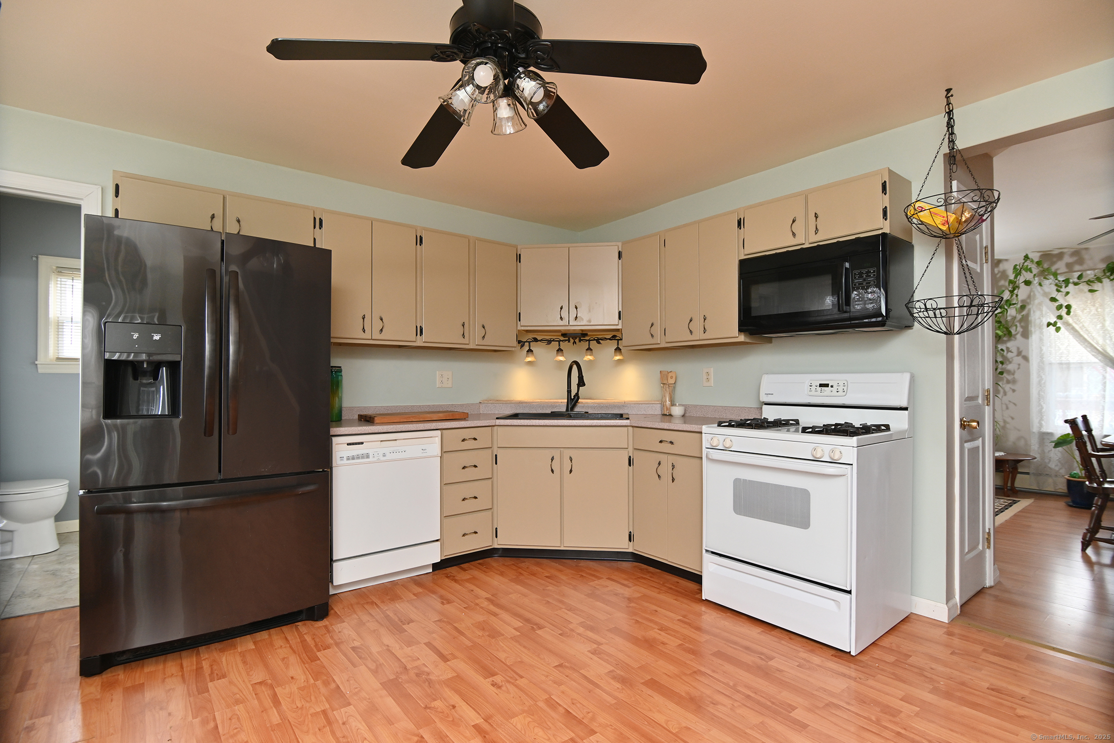 Plainfield, Connecticut 06374, United States, 6 Bedrooms Bedrooms, ,2 BathroomsBathrooms,Residential,Pending,114866