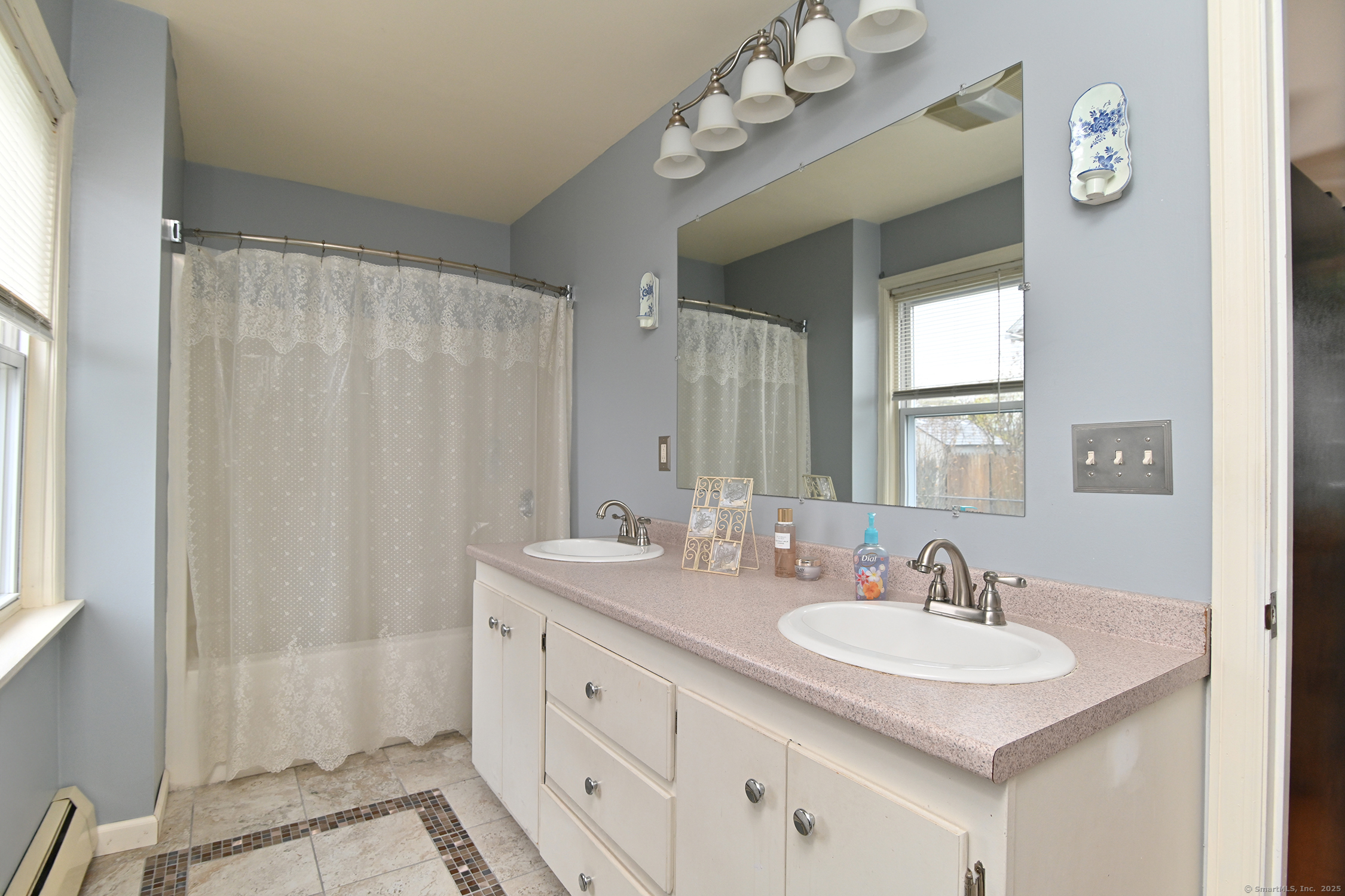 Plainfield, Connecticut 06374, United States, 6 Bedrooms Bedrooms, ,2 BathroomsBathrooms,Residential,Pending,114866