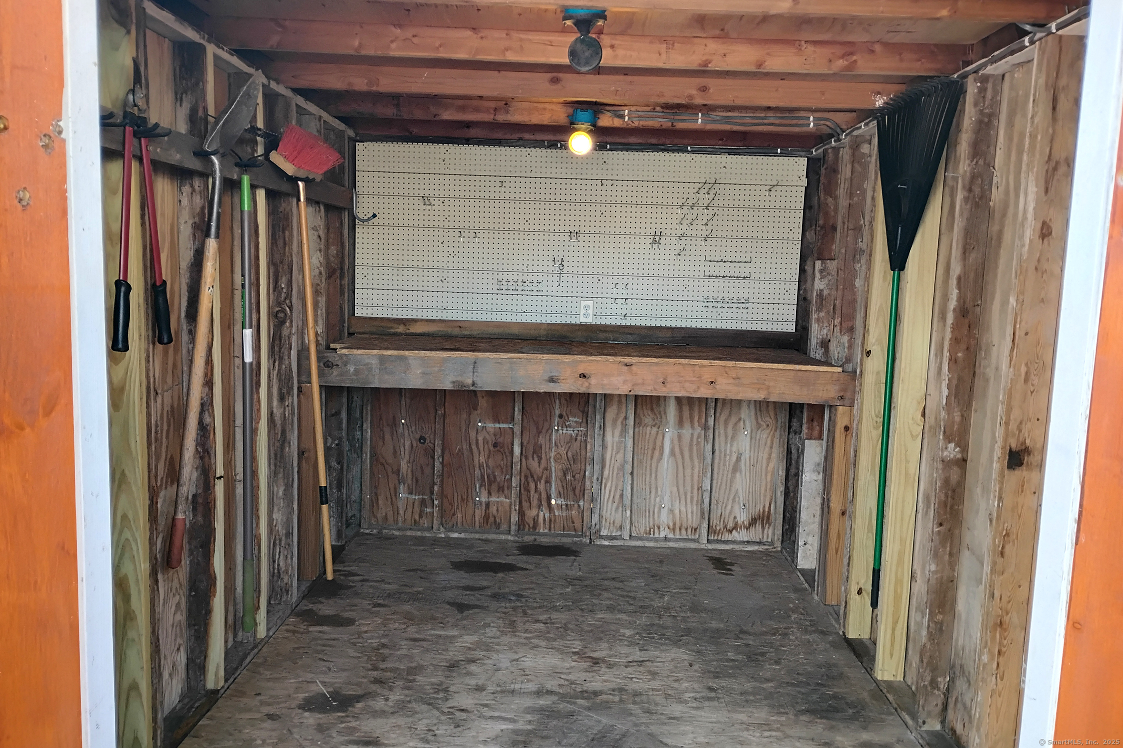 Plainfield, Connecticut 06374, United States, 6 Bedrooms Bedrooms, ,2 BathroomsBathrooms,Residential,Pending,114866