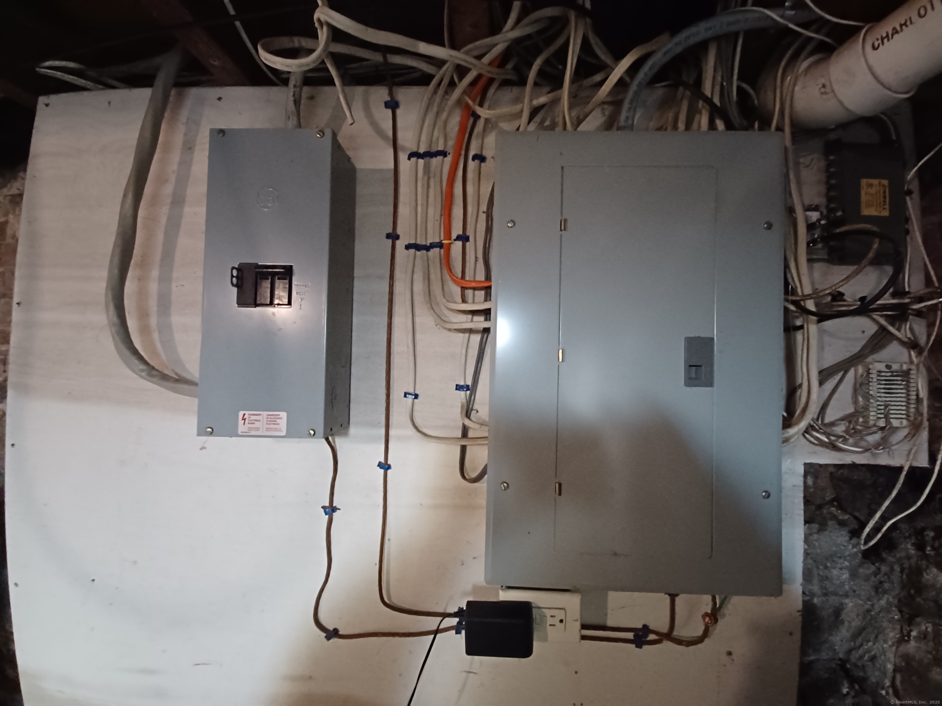 Plainfield, Connecticut 06374, United States, 6 Bedrooms Bedrooms, ,2 BathroomsBathrooms,Residential,Pending,114866