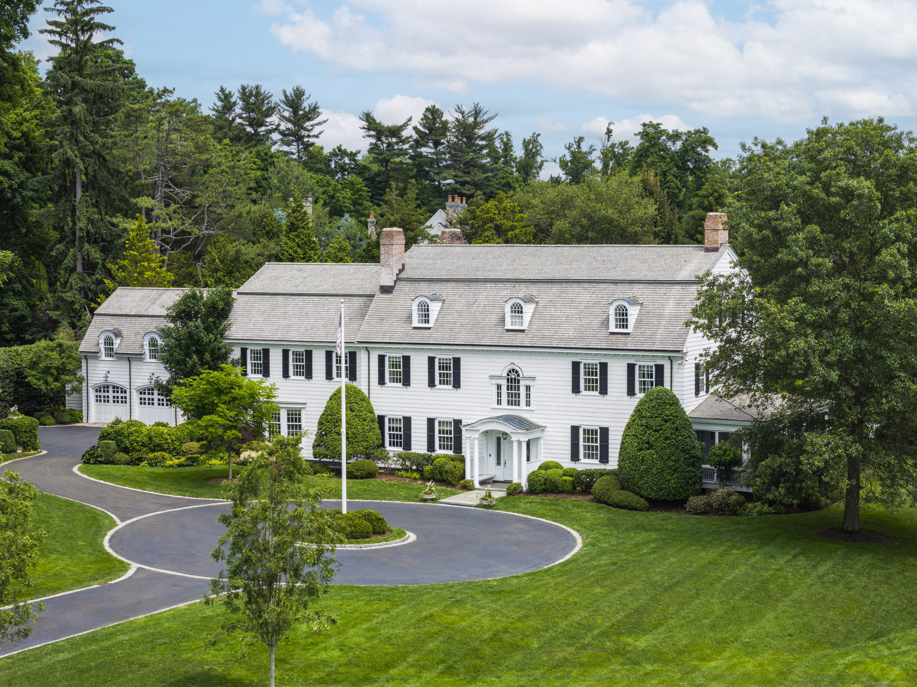 81 Canoe Hill Road, New Canaan, Connecticut - 6 Bedrooms  
7.5 Bathrooms  
16 Rooms - 