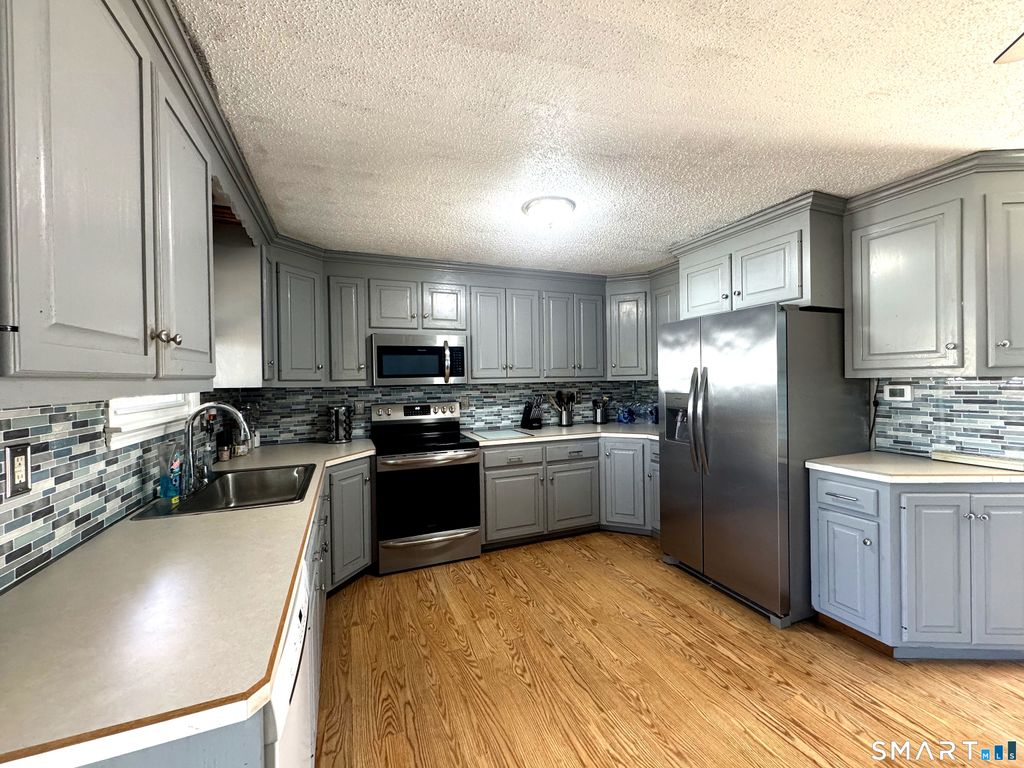 Photo of 6 Evanoski Lane, Plymouth, CT 06782 (MLS # 24157250)