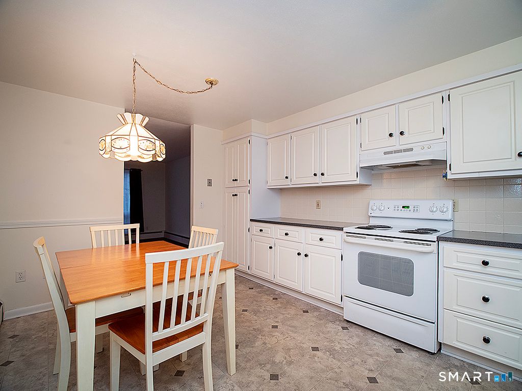 Photo of 93 Centerbrook Avenue #93, Hamden, CT 06514 (MLS # 24150106)