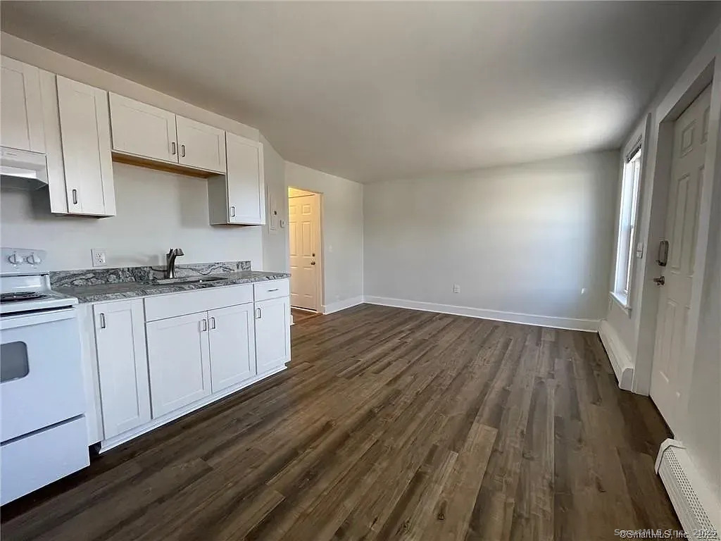 Griswold, Connecticut 06351, United States, 2 Bedrooms Bedrooms, ,1 BathroomBathrooms,Residential,Active,248234