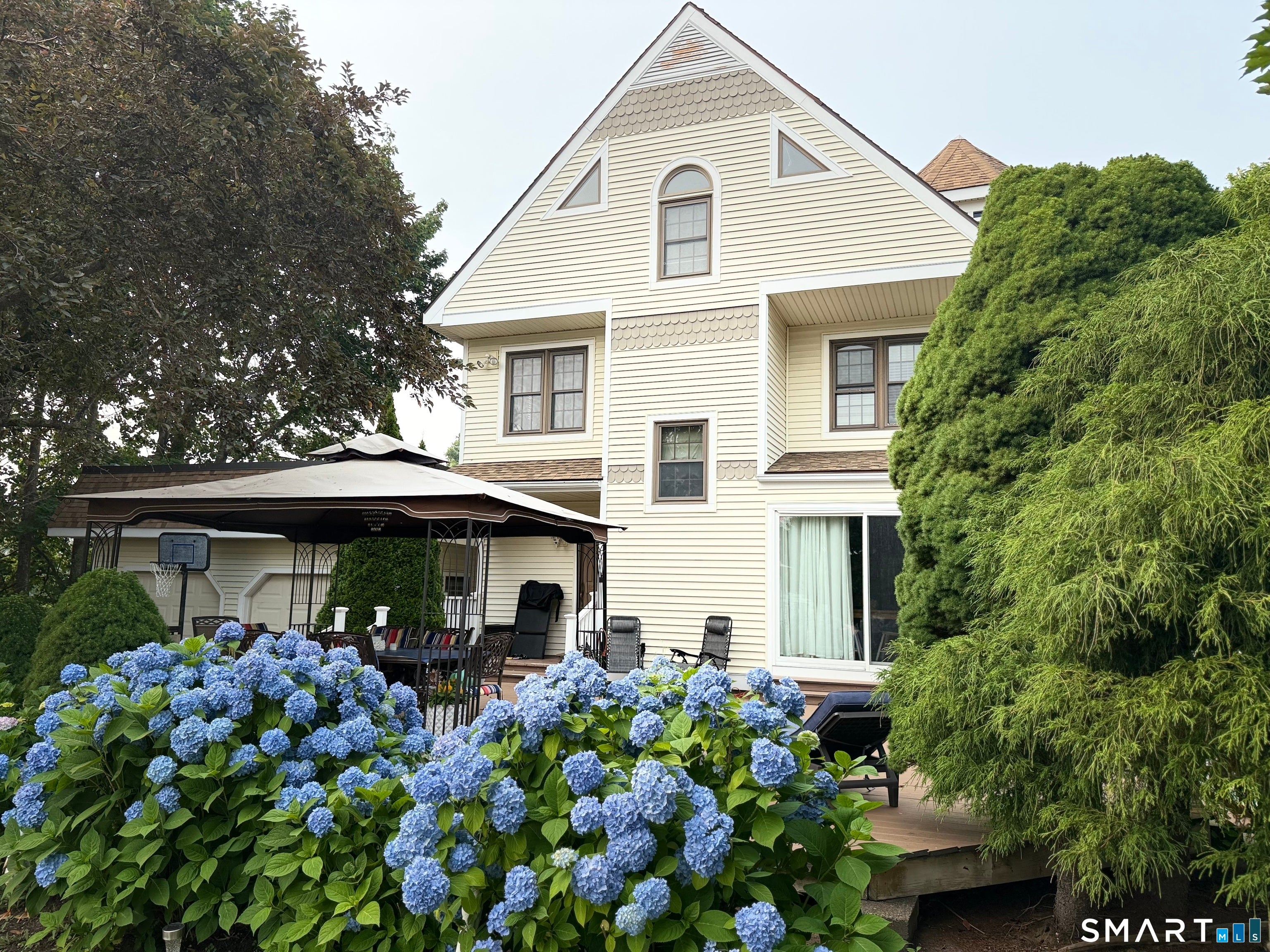 7 Sea Scape Drive