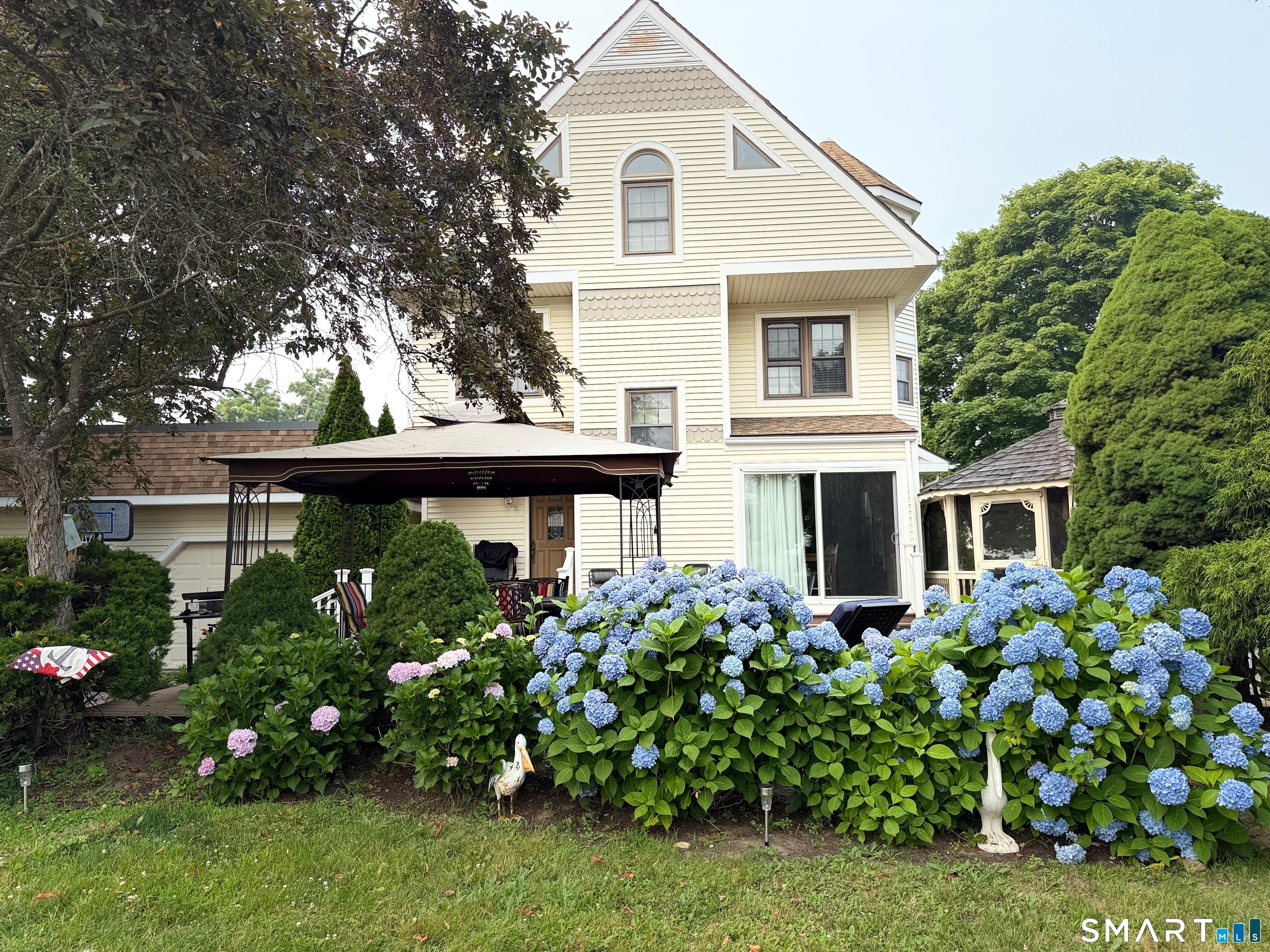 7 Sea Scape Drive