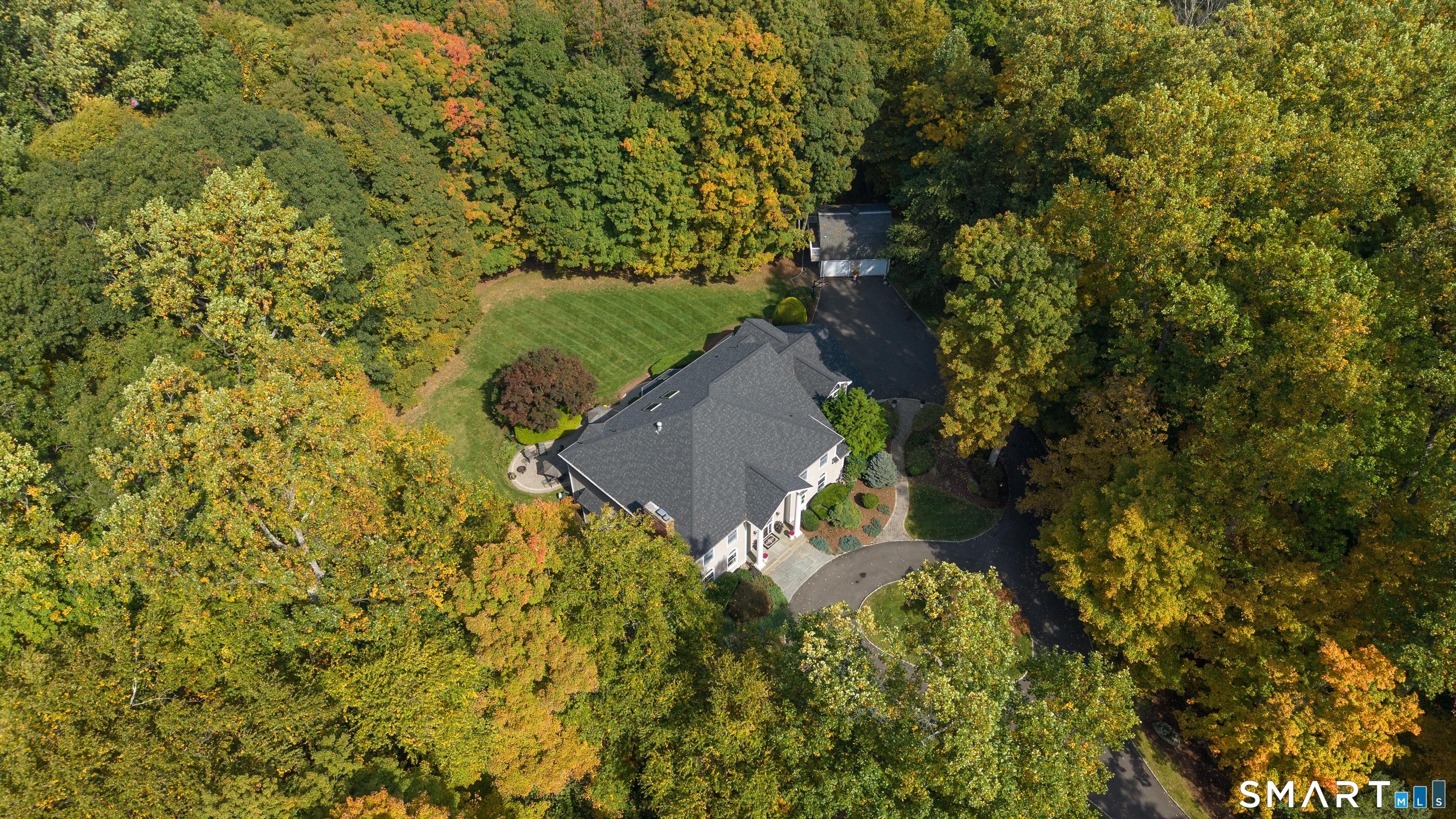 10 Taunton Hill Road