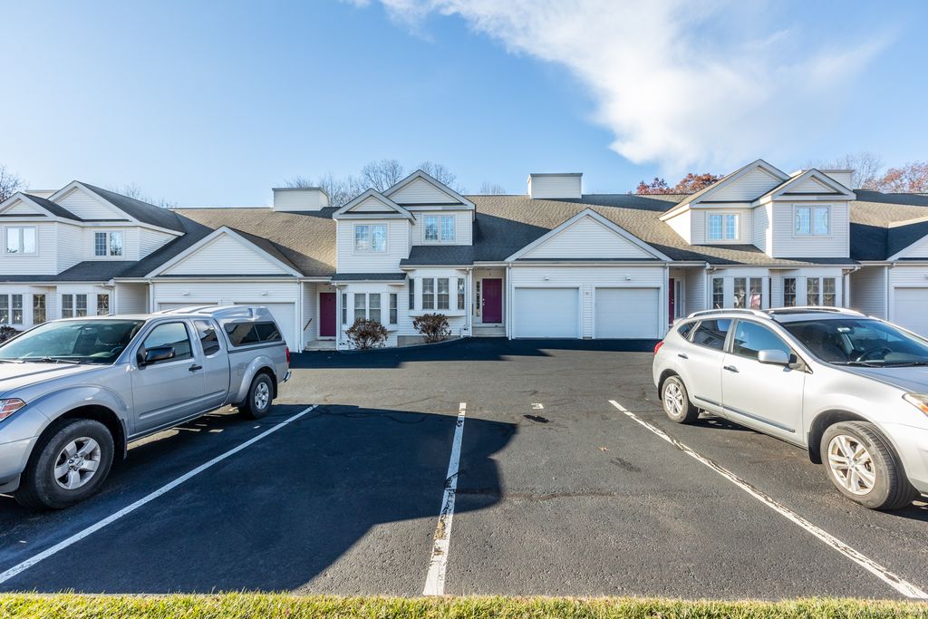 Photo of 244 Oakland Street #APT E, Manchester, CT 06042 (MLS # 24136115)