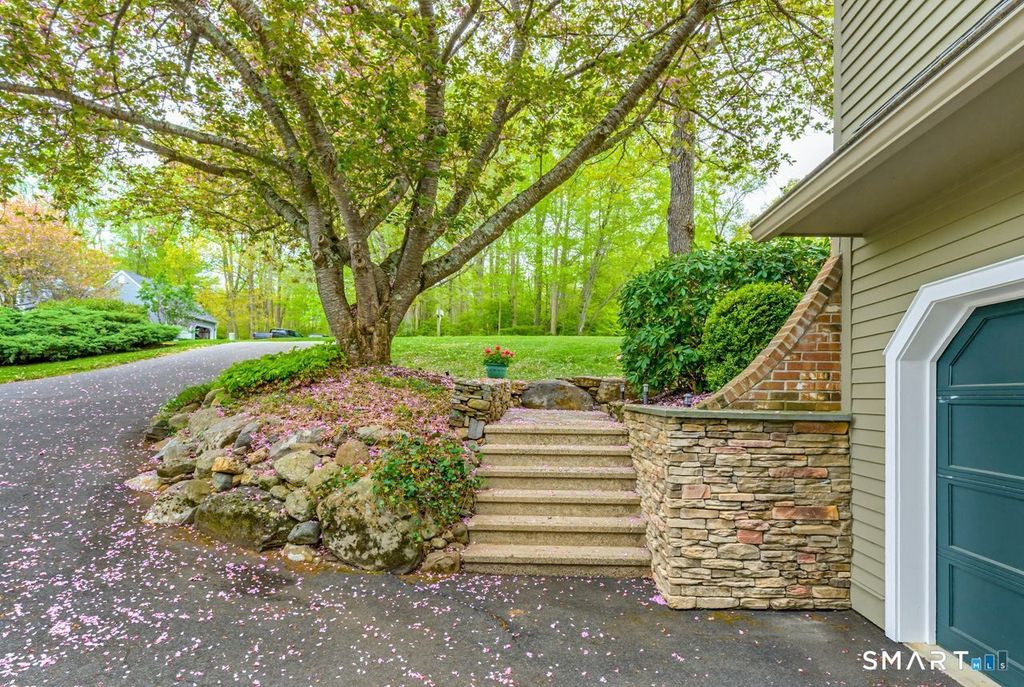Photo of 9 Brooks Lane, Essex, CT 06442 (MLS # 24170122)