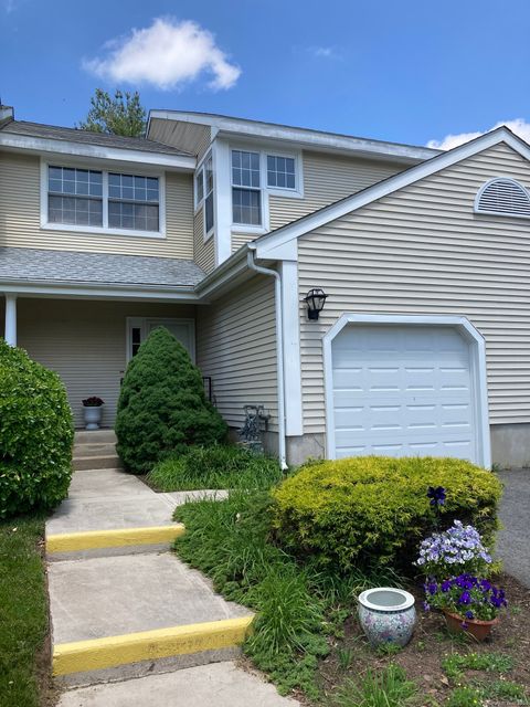 Photo of 202 Limner Circle #202, Rocky Hill, CT 06067 (MLS # 24029998)