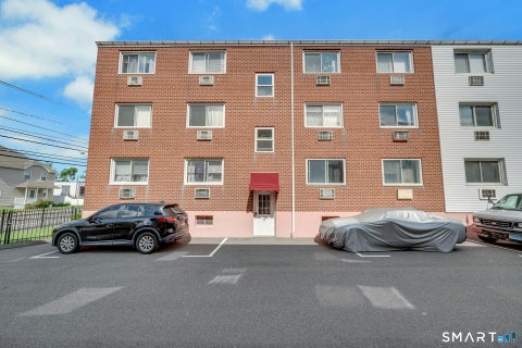 Condo For Sale - 4 Van Zant Street #B5<br/> Fairfield County, Norwalk, CT 06855