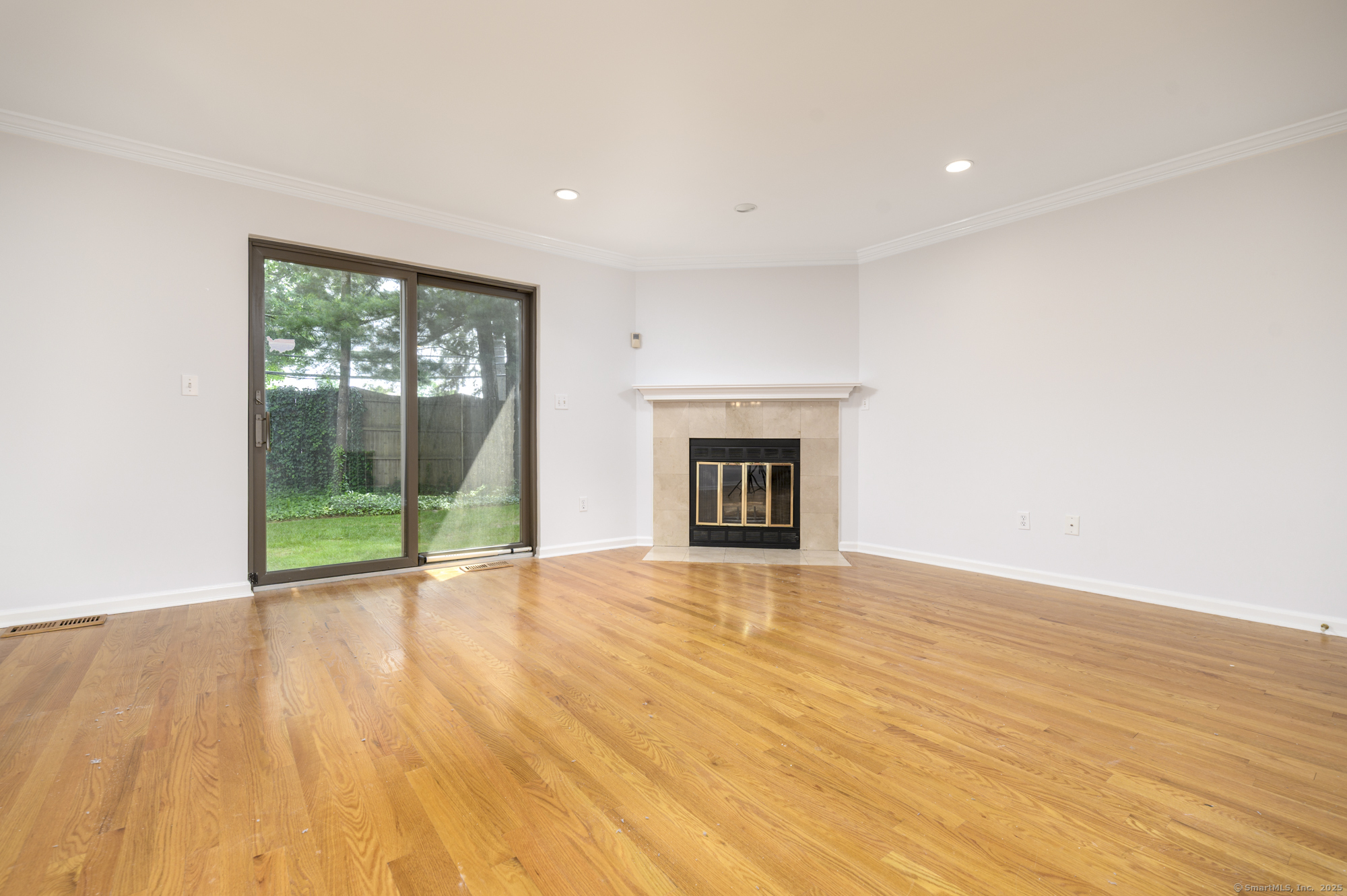668 Glenbrook Road 9