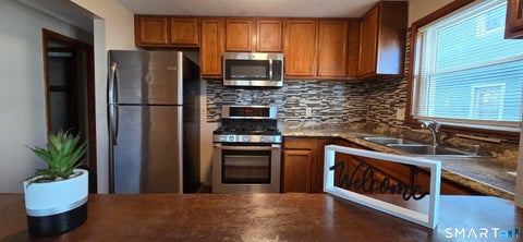 Photo of 2321 Main Street, Hartford, CT 06120 (MLS # 24185106)