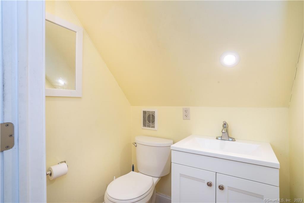 Photo 32 of 40 of 121 Foxcroft Road house