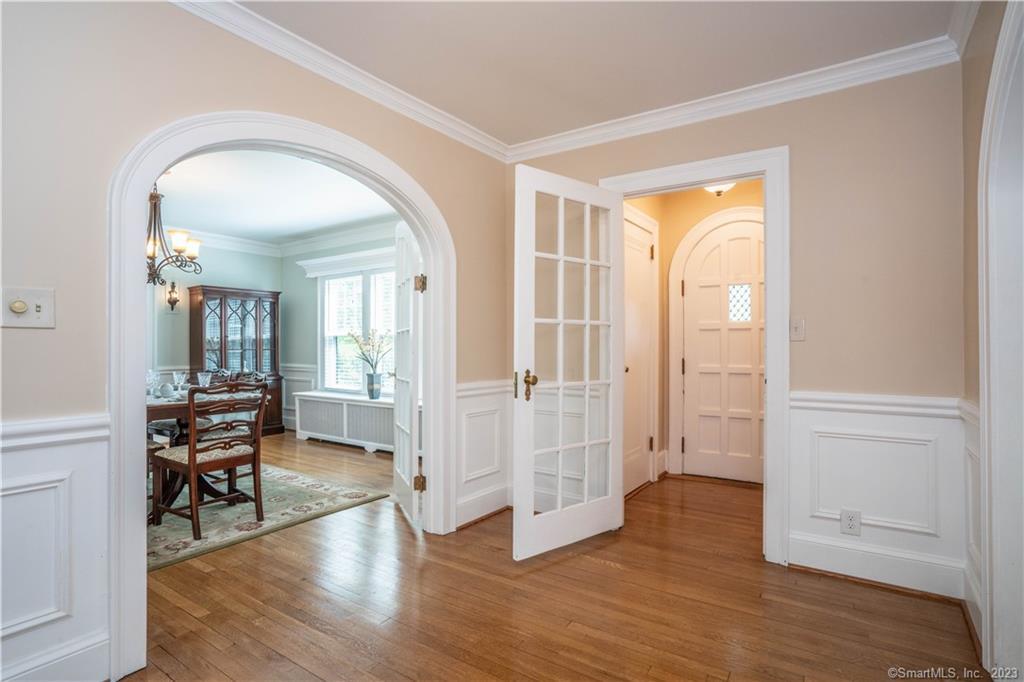 Photo 4 of 40 of 121 Foxcroft Road house