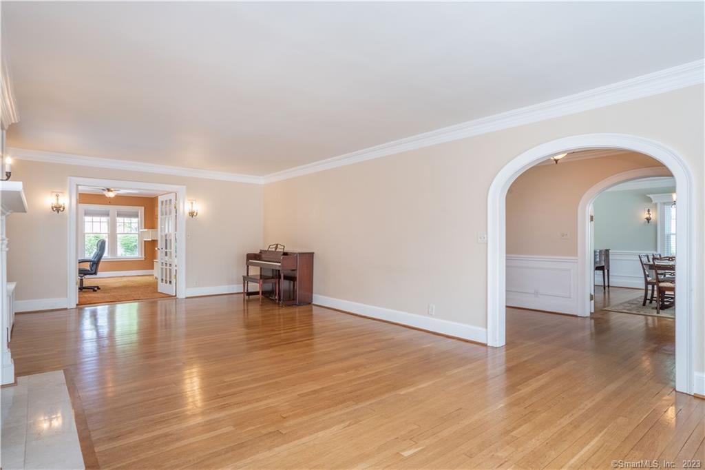 Photo 6 of 40 of 121 Foxcroft Road house