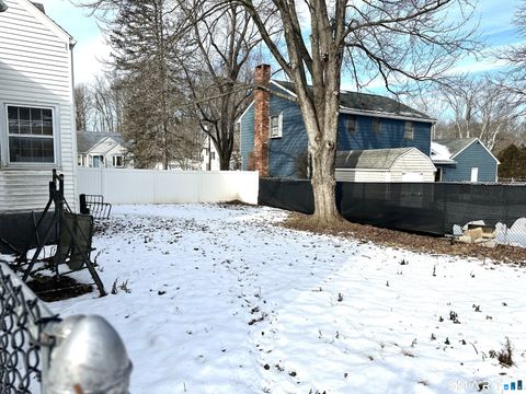 Tiny photo for 28 Glendale Avenue, Berlin, CT 06037 (MLS # 24150936)