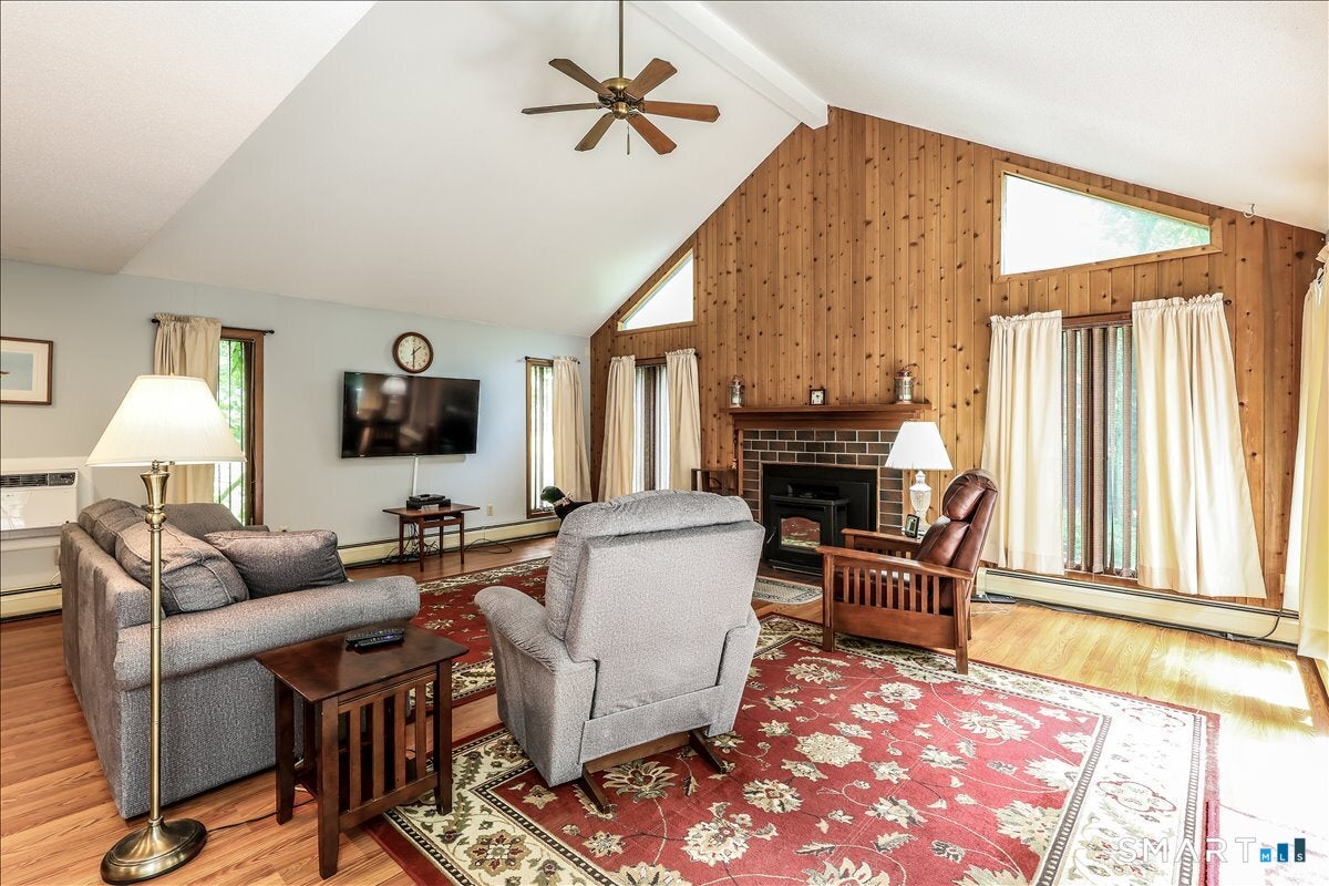 4 Deerfield Road