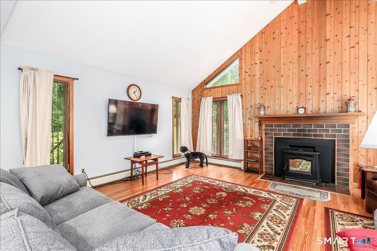 4 Deerfield Road