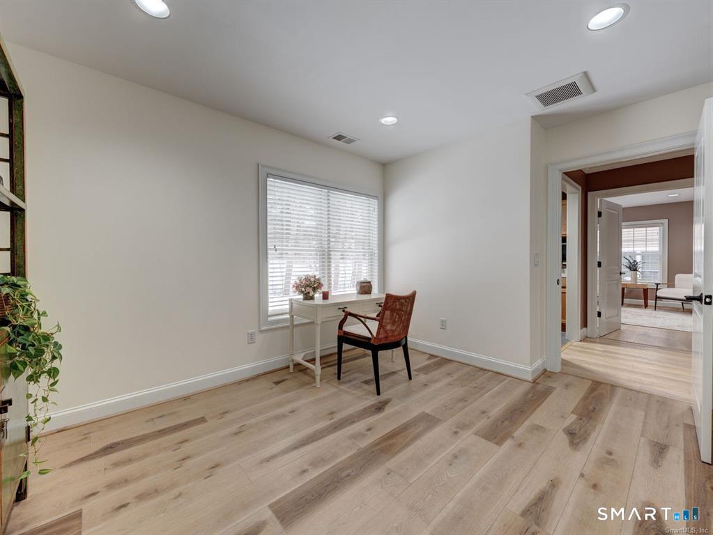 225 Oakland Road 301