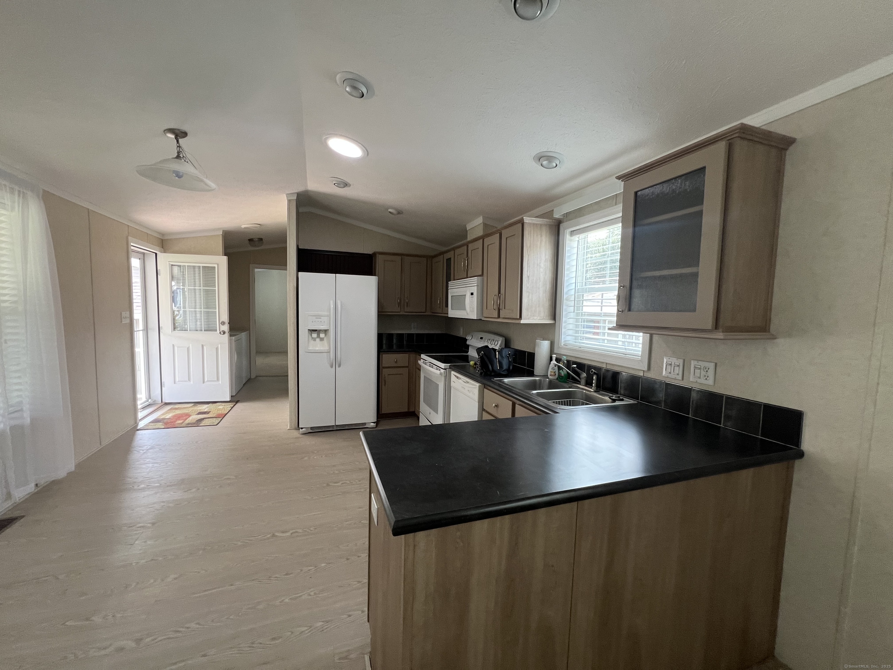 51 Linden Avenue North