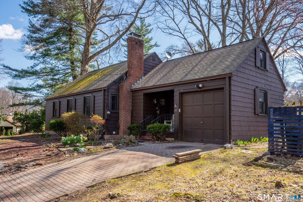 Photo of 20 Brook Street, Newington, CT 06111 (MLS # 24166833)