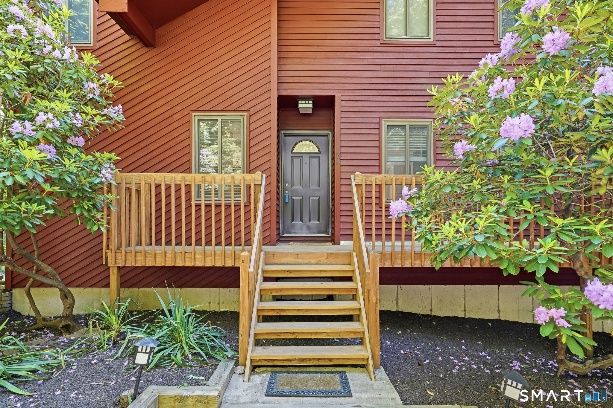 136 Hoyts Hill