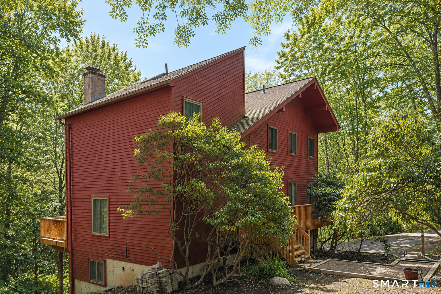 136 Hoyts Hill