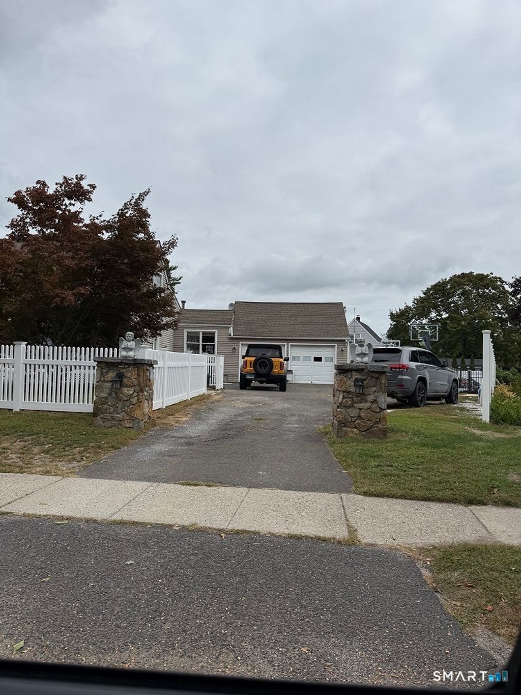 Photo of 1414 Huntington Road, Stratford, CT 06614 (MLS # 24144938)