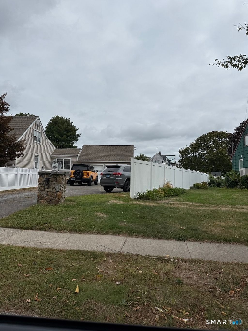 Photo of 1414 Huntington Road, Stratford, CT 06614 (MLS # 24144938)