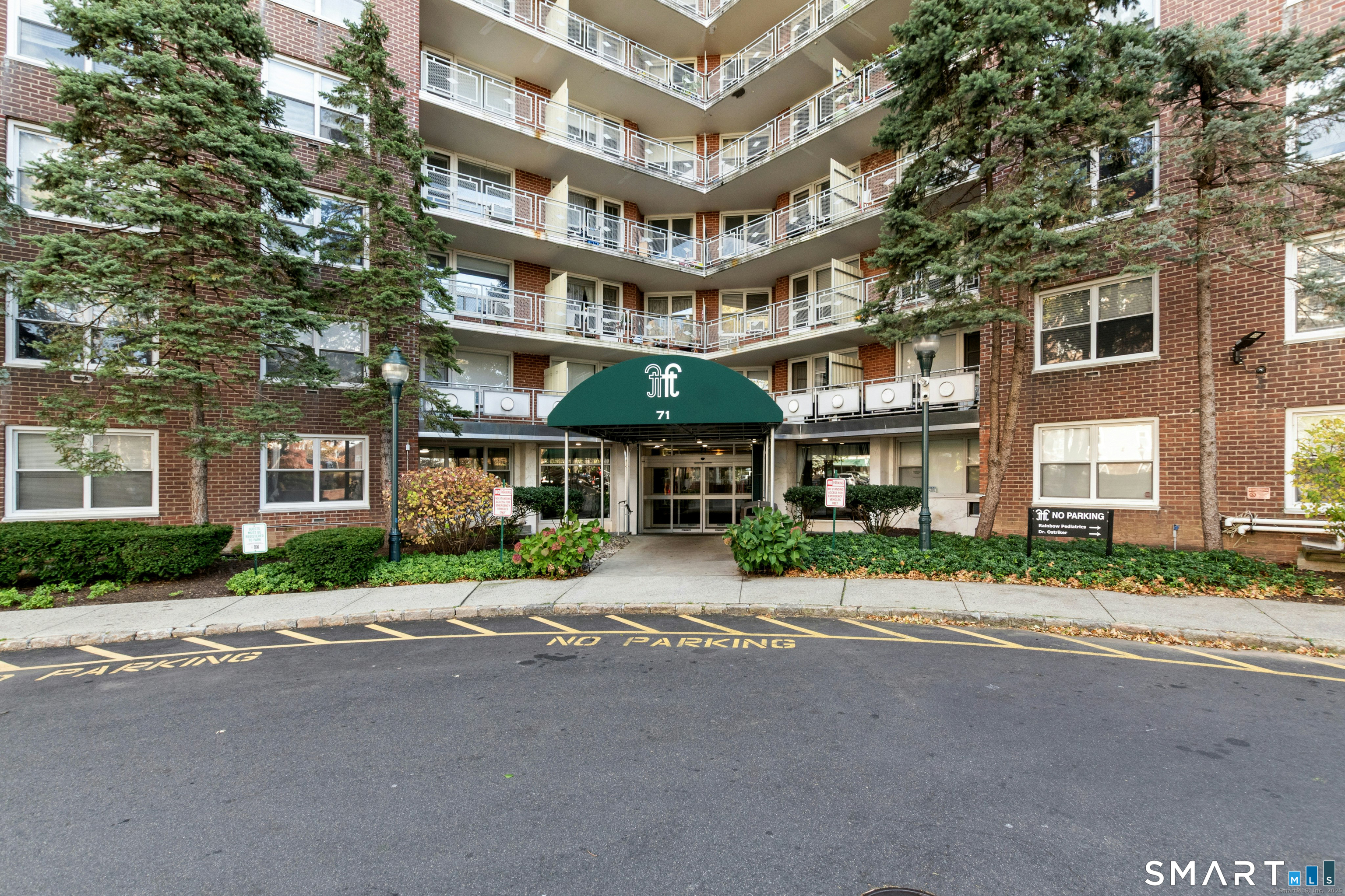 71 Strawberry Hill Avenue APT 305