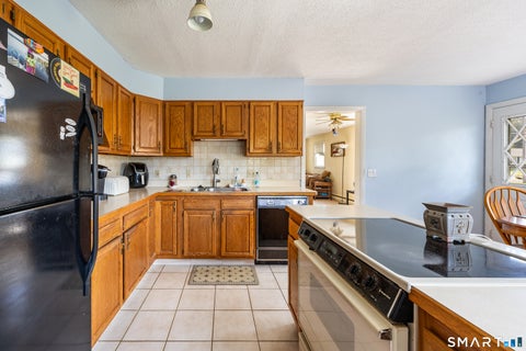 Tiny photo for 477 Hunting Hill Avenue, Middletown, CT 06457 (MLS # 24213576)